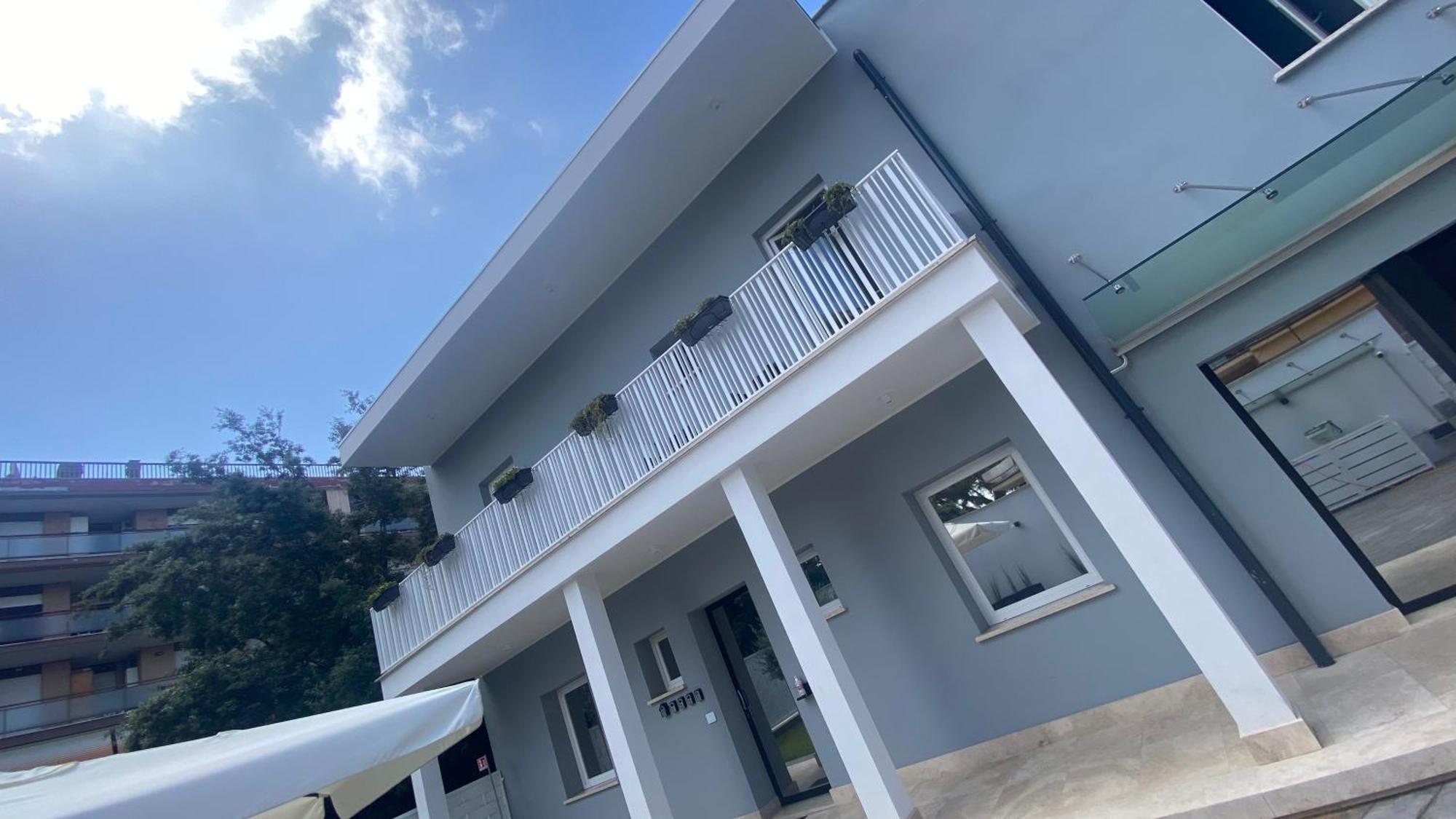 Grey House Guest House Luxury Latina Dış mekan fotoğraf